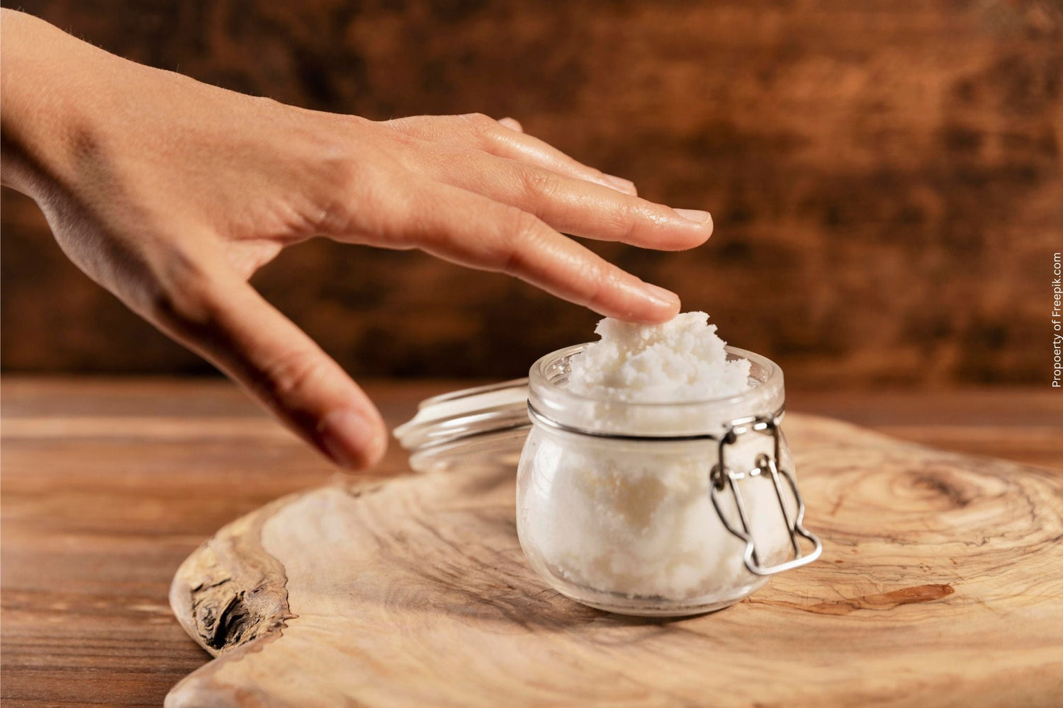 Crema facial ligera, casera (sin aceites esenciales) para pieles, grasas, mixtas o sensibles.