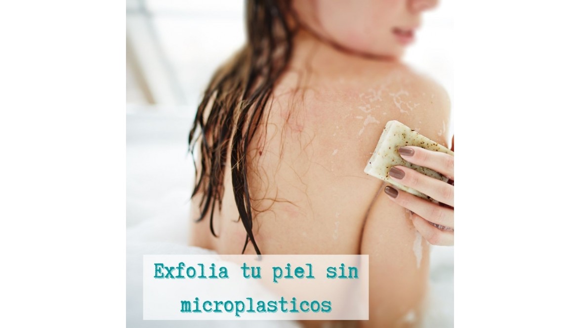 Cómo y por qué exfoliarte la piel con materiales naturales