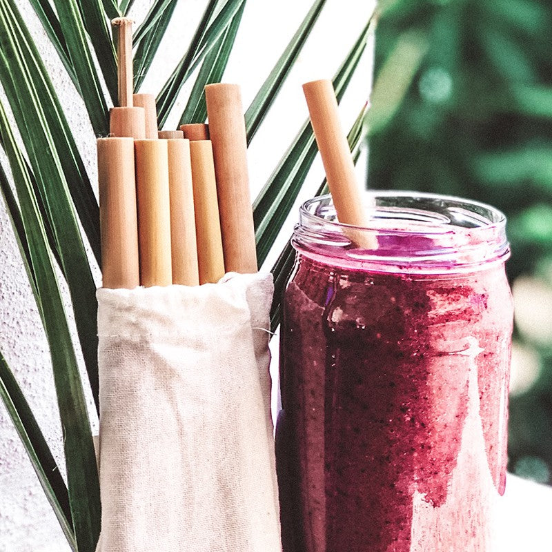 12 Pajitas de Bambú, bolsa + limpiador, vista en uso