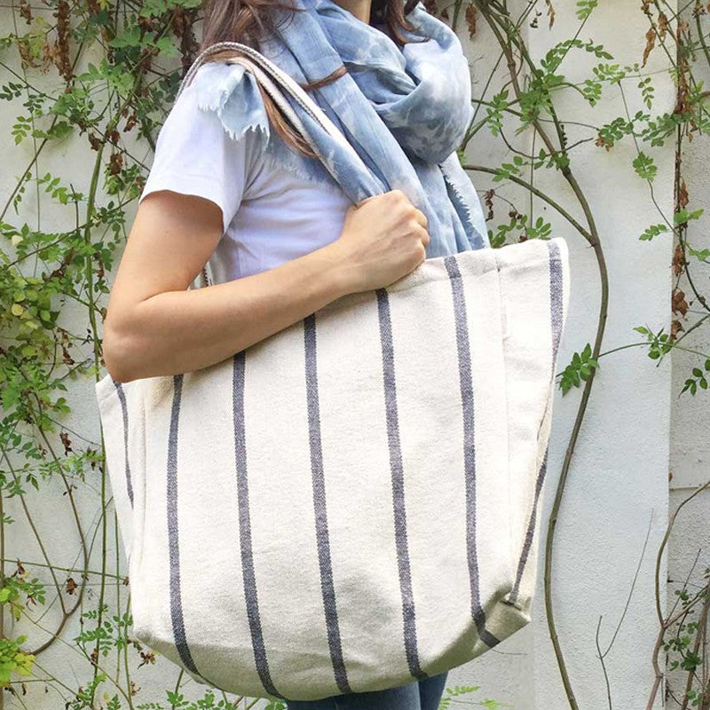 Maxi Bolsa Tote Sostenible, color azul, vista frontal