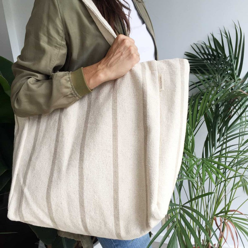 Maxi Bolsa Tote Sostenible, color verde, vista frontal