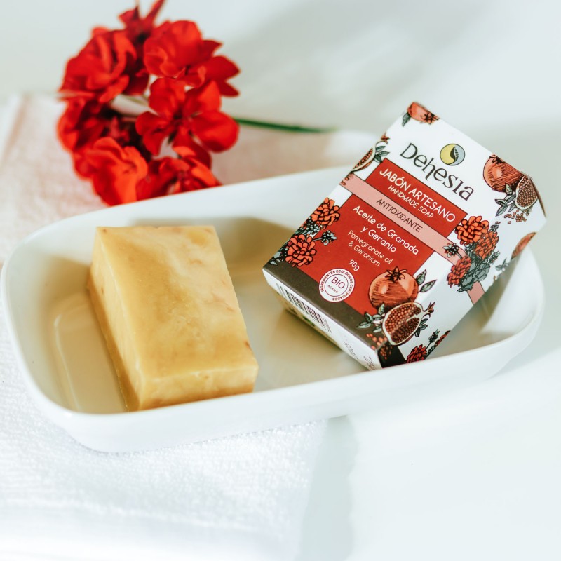Jabón ANTIOXIDANTE BIO. Granada y geranio. Pieles normales/mixtas, BIO. Dehesia - VEGANO, vista bodegón