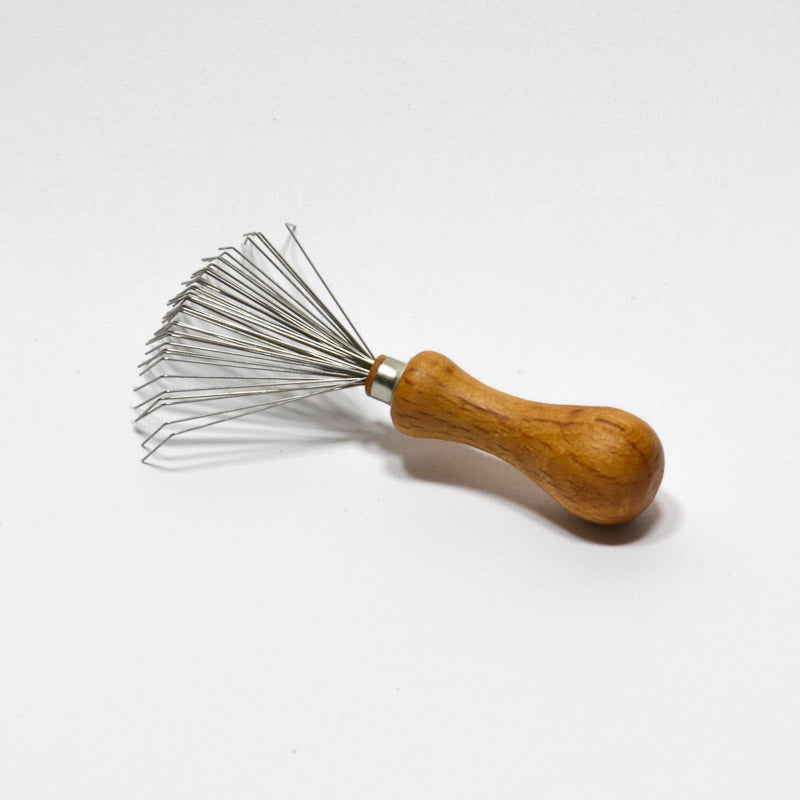 CEPILLO LIMPIADOR DE PEINES Y CEPILLOS | MADERA HAYA Y METAL | 7,5 cm | VEGANO