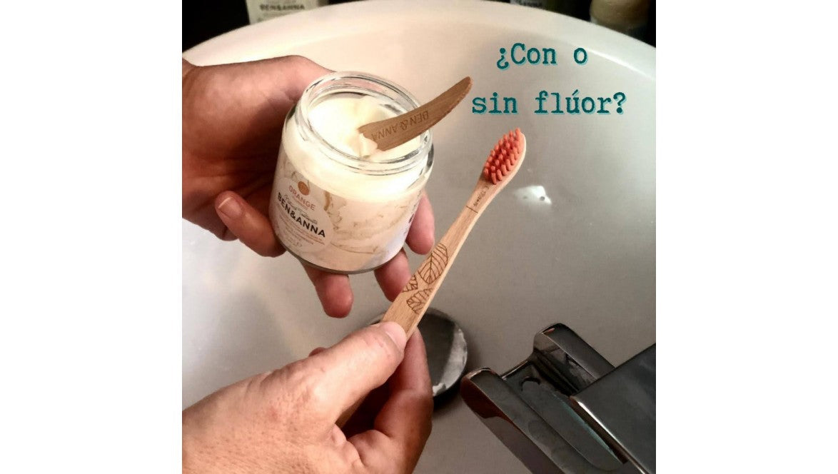 Pasta de dientes con flúor, ¿sí o no?