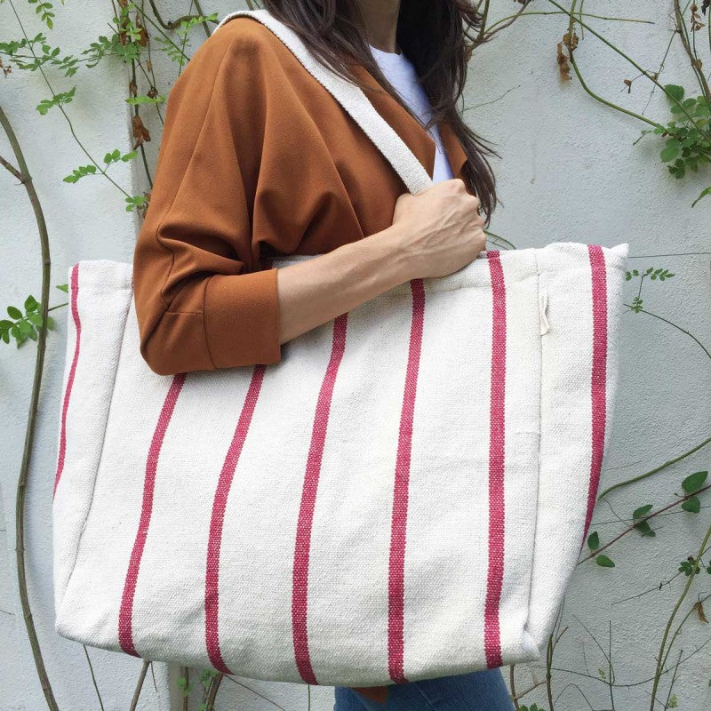Maxi Bolsa Tote Sostenible, color rojo, vista frontal