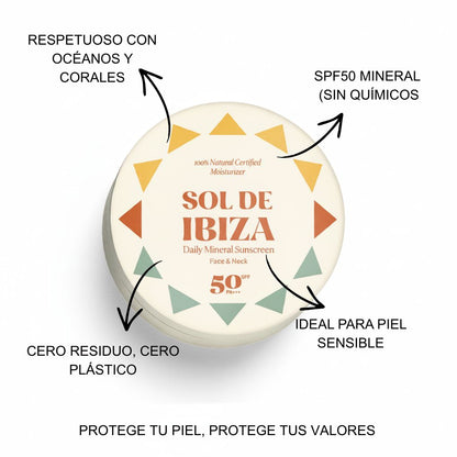 Lata de aluminio del protector solar facial Sol de Ibiza sobre la arena de la playa, un ejemplo de protección solar sostenible y cero residuos - PROPIEDADES
